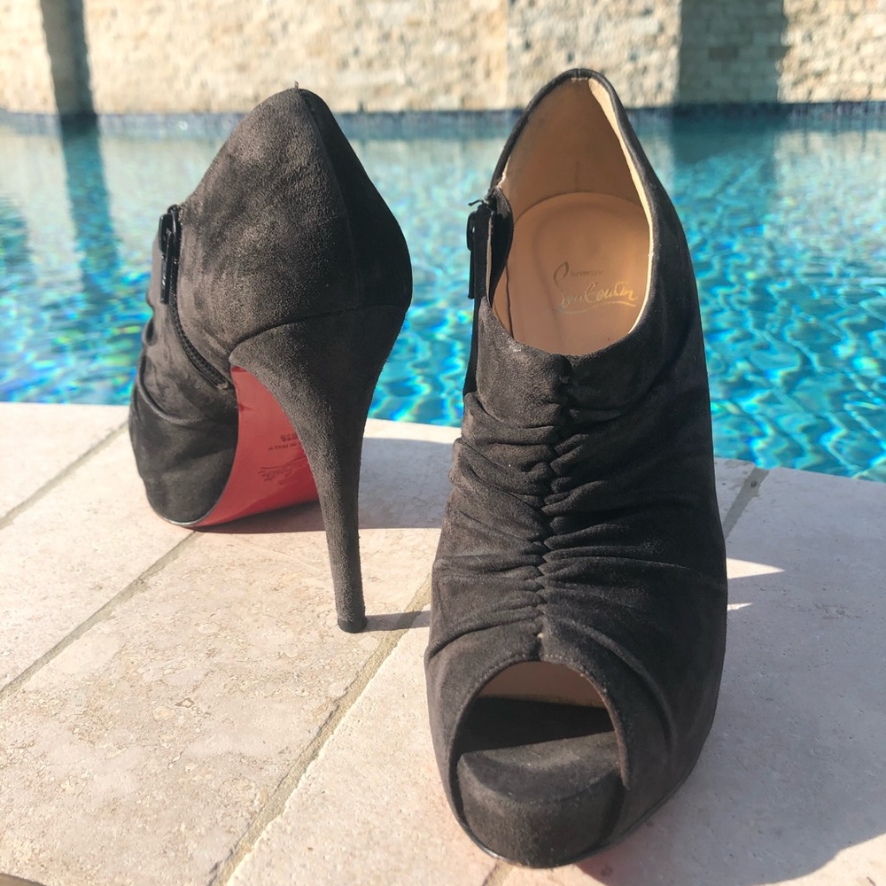 Christian Louboutin Dark Gray/Brown Suede Heels